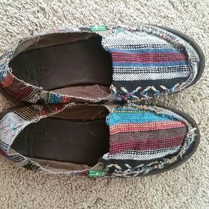 Sanuk shoes
